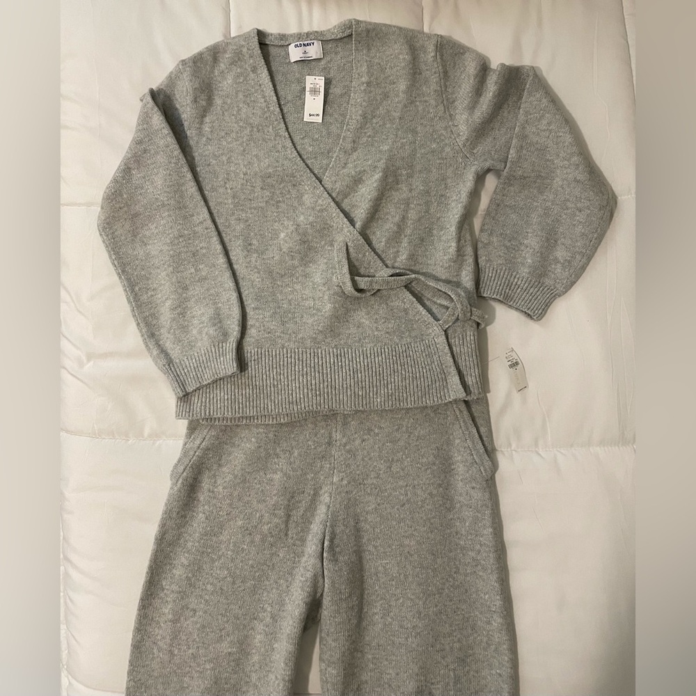 Old Navy Sweater & Sweater Pant Set